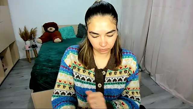 Alexa Dolly12 online show from 09-30-25, 06:40