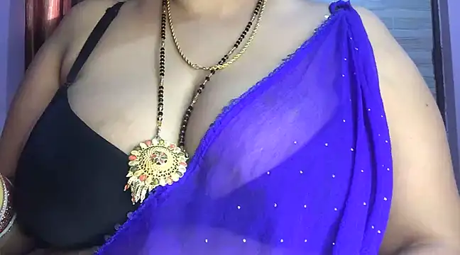 Snapshot of Desi_bhabhiii chatting on 01-25-25, 09:04 Desi bhabhiii online show from 01-25-25, 09:04