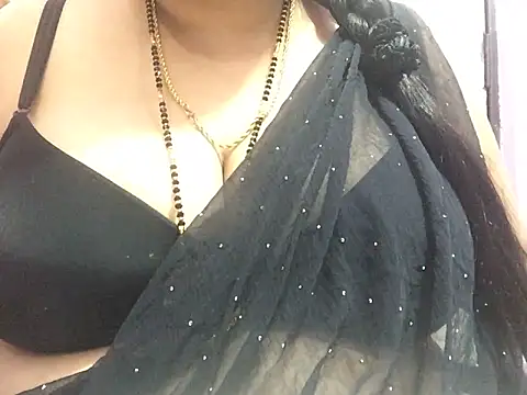 Snapshot of Desi_bhabhiii chatting on 02-16-25, 09:15 Desi bhabhiii online show from 02-16-25, 09:15