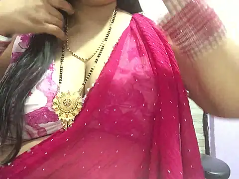 Snapshot of Desi_bhabhiii chatting on 02-19-25, 06:00 Desi bhabhiii online show from 02-19-25, 06:00