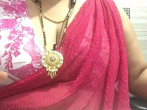 Snapshot of Desi_bhabhiii chatting on 02-19-25, 09:17 Desi bhabhiii online show from 02-19-25, 09:17