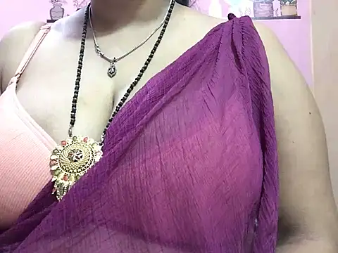 Snapshot of Desi_bhabhiii chatting on 12-17-25, 05:24 Desi bhabhiii online show from 12-17-25, 05:24