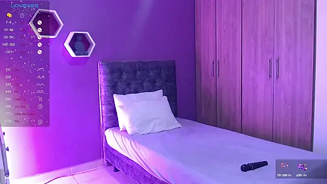 Snapshot of Medelynevans1 chatting on 01-12-25, 07:10 Medelynevans1 online show from 01-12-25, 07:10