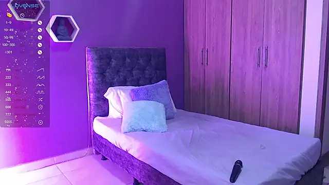 Snapshot of Medelynevans1 chatting on 02-26-25, 03:52 Medelynevans1 online show from 02-26-25, 03:52