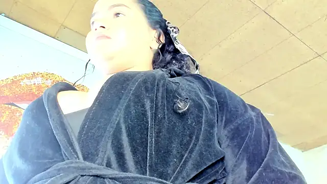 Snapshot of loly_marce chatting on 02-16-25, 09:05 loly marce online show from 02-16-25, 09:05