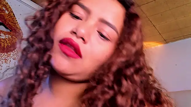 Snapshot of loly_marce chatting on 03-04-25, 01:01 loly marce online show from 03-04-25, 01:01