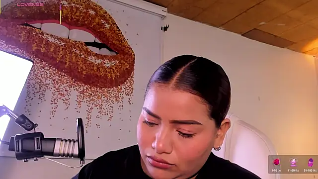 Snapshot of loly_marce chatting on 03-20-25, 08:51 loly marce online show from 03-20-25, 08:51