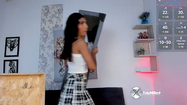 Snapshot of taty_miller chatting on 03-06-25, 08:27 taty miller online show from 03-06-25, 08:27