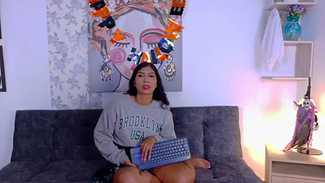 Snapshot of taty_miller chatting on 10-20-25, 08:31 taty miller online show from 10-20-25, 08:31