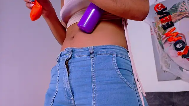 Snapshot of taty_miller chatting on 10-31-25, 07:26 taty miller online show from 10-31-25, 07:26