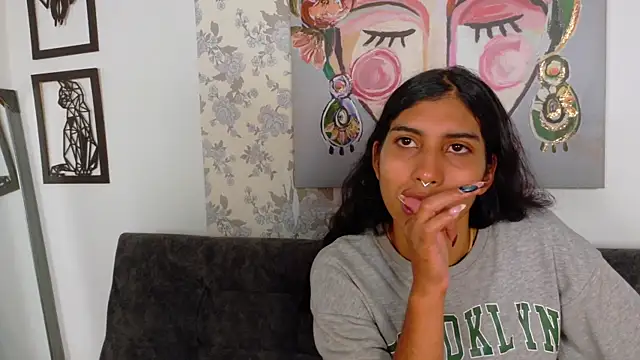 Snapshot of taty_miller chatting on 11-17-25, 07:52 taty miller online show from 11-17-25, 07:52