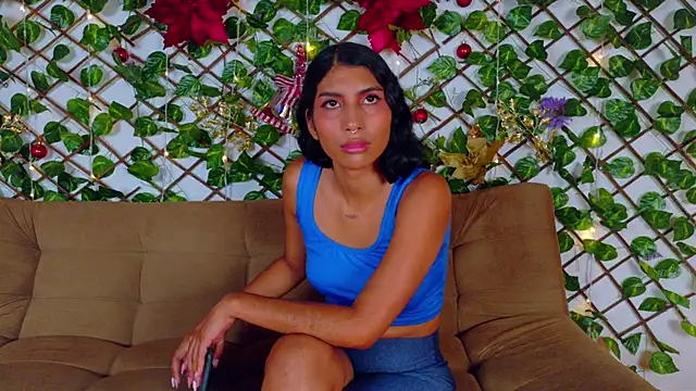 Snapshot of taty_miller chatting on 11-30-25, 07:18 taty miller online show from 11-30-25, 07:18