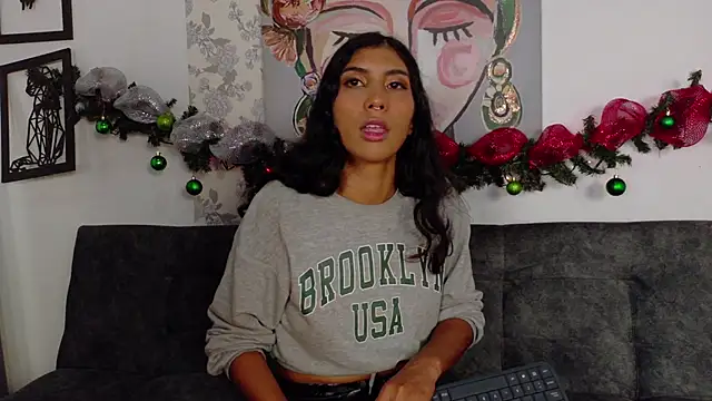 Snapshot of taty_miller chatting on 12-01-25, 08:36 taty miller online show from 12-01-25, 08:36