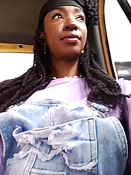 AbbyTomson online show from 10-30-25, 03:57