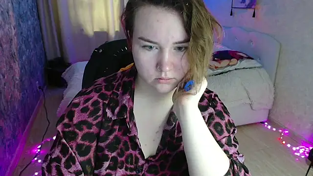 Snapshot of Jenny_Fox chatting on 05-08-26, 04:40 Jenny Fox online show from 05-08-26, 04:40