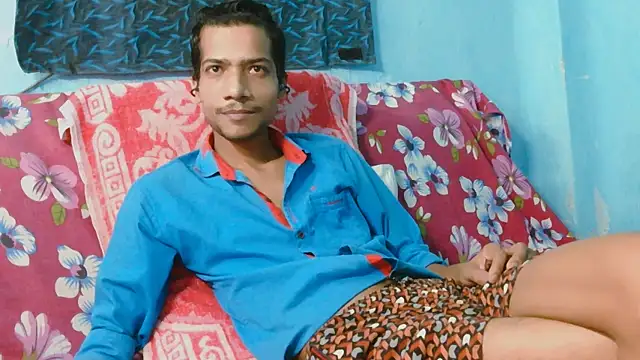 Snapshot of Alex_Suman25 chatting on 05-11-26, 11:02 Alex Suman25 online show from 05-11-26, 11:02