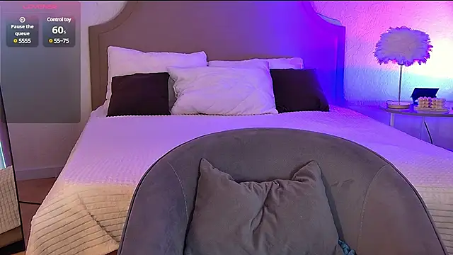 MiaBecky online show from 03-04-25, 05:21