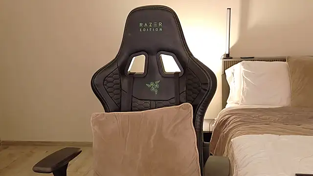 Snapshot of joycesilver chatting on 09-17-25, 09:11 joycesilver online show from 09-17-25, 09:11