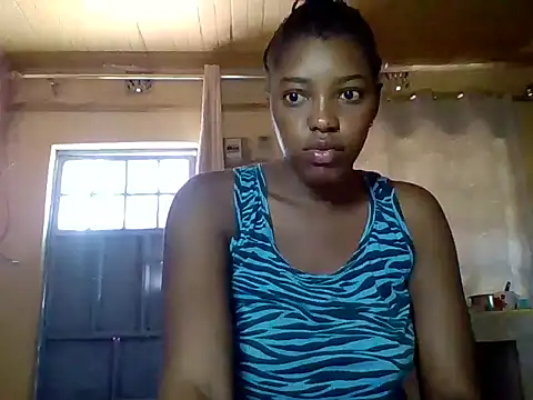 Snapshot of Zara_Twilight chatting on 12-08-24, 09:35 Zara Twilight online show from 12-08-24, 09:35