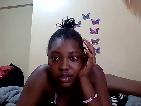 Snapshot of Zara_Twilight chatting on 12-11-24, 10:27 Zara Twilight online show from 12-11-24, 10:27