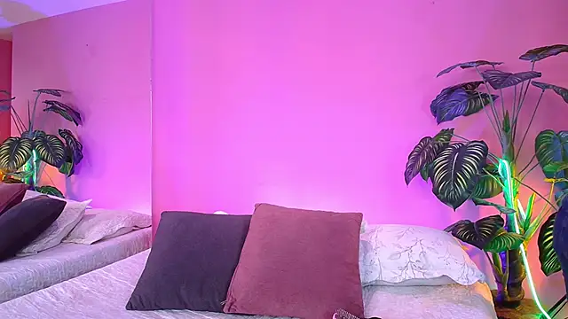 Snapshot of Nicolette_ks_ chatting on 12-06-24, 01:44 Nicolette ks  online show from 12-06-24, 01:44