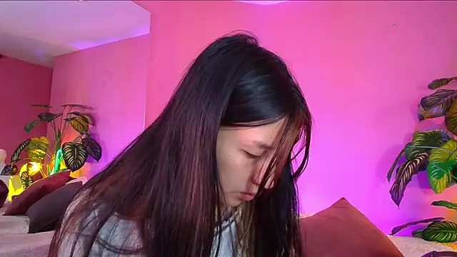 Snapshot of Nicolette_ks_ chatting on 12-19-24, 01:07 Nicolette ks  online show from 12-19-24, 01:07