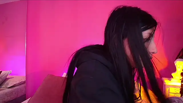 Snapshot of Nicolette_ks_ chatting on 12-30-24, 12:31 Nicolette ks  online show from 12-30-24, 12:31