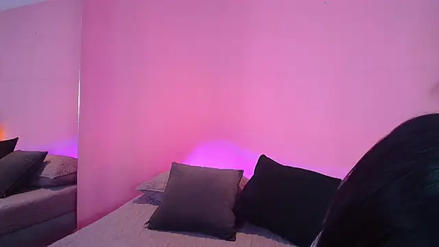 Snapshot of Nicolette_ks_ chatting on 01-06-25, 12:57 Nicolette ks  online show from 01-06-25, 12:57