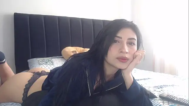 Snapshot of Nicolette_ks_ chatting on 01-23-25, 02:39 Nicolette ks  online show from 01-23-25, 02:39