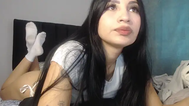 Snapshot of Nicolette_ks_ chatting on 01-31-25, 03:33 Nicolette ks  online show from 01-31-25, 03:33