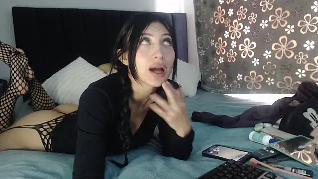 Snapshot of Nicolette_ks_ chatting on 03-10-25, 03:09 Nicolette ks  online show from 03-10-25, 03:09