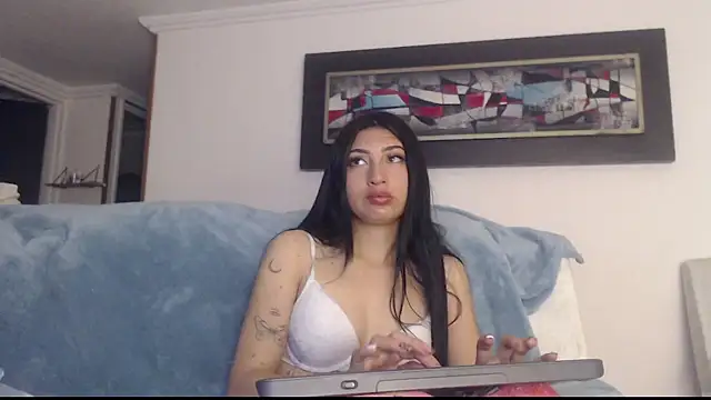 Snapshot of Nicolette_ks_ chatting on 09-19-25, 04:58 Nicolette ks  online show from 09-19-25, 04:58