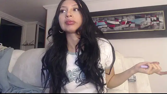 Snapshot of Nicolette_ks_ chatting on 09-23-25, 06:16 Nicolette ks  online show from 09-23-25, 06:16