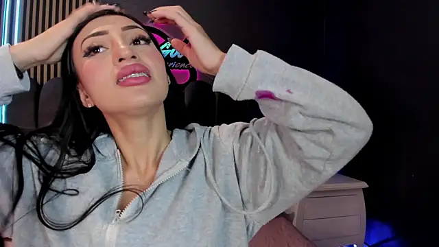 Nicolette ks  online show from 06-05-26, 04:52