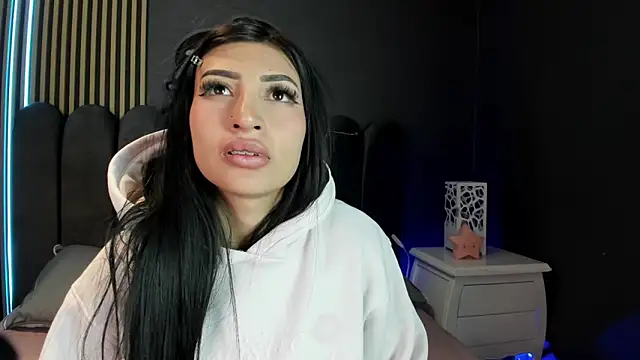 Nicolette ks  online show from 06-13-26, 05:27