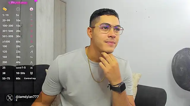 Snapshot of Iamdylan777 chatting on 12-05-24, 01:06 Iamdylan777 online show from 12-05-24, 01:06