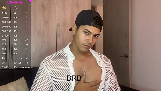 Snapshot of Iamdylan777 chatting on 12-17-24, 05:26 Iamdylan777 online show from 12-17-24, 05:26