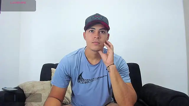 Snapshot of Iamdylan777 chatting on 01-27-25, 02:02 Iamdylan777 online show from 01-27-25, 02:02