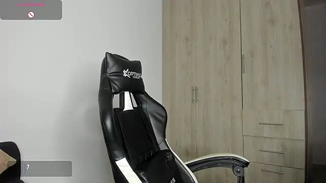 Snapshot of Iamdylan777 chatting on 01-31-25, 06:46 Iamdylan777 online show from 01-31-25, 06:46