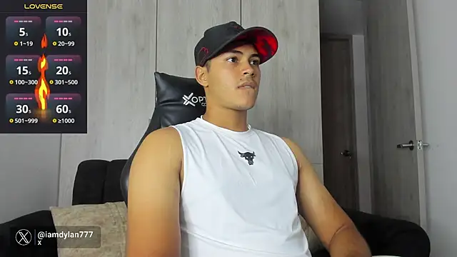 Snapshot of Iamdylan777 chatting on 02-24-25, 10:47 Iamdylan777 online show from 02-24-25, 10:47