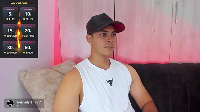 Snapshot of Iamdylan777 chatting on 02-26-25, 02:15 Iamdylan777 online show from 02-26-25, 02:15