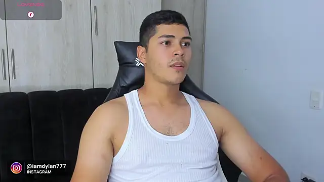 Snapshot of Iamdylan777 chatting on 02-27-25, 01:38 Iamdylan777 online show from 02-27-25, 01:38
