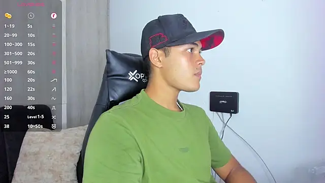 Snapshot of Iamdylan777 chatting on 03-03-25, 11:03 Iamdylan777 online show from 03-03-25, 11:03