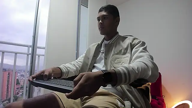 Snapshot of Iamdylan777 chatting on 03-19-25, 10:53 Iamdylan777 online show from 03-19-25, 10:53