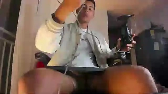 Snapshot of Iamdylan777 chatting on 03-20-25, 01:57 Iamdylan777 online show from 03-20-25, 01:57