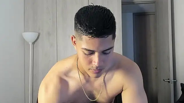 Snapshot of Iamdylan777 chatting on 10-11-25, 07:12 Iamdylan777 online show from 10-11-25, 07:12