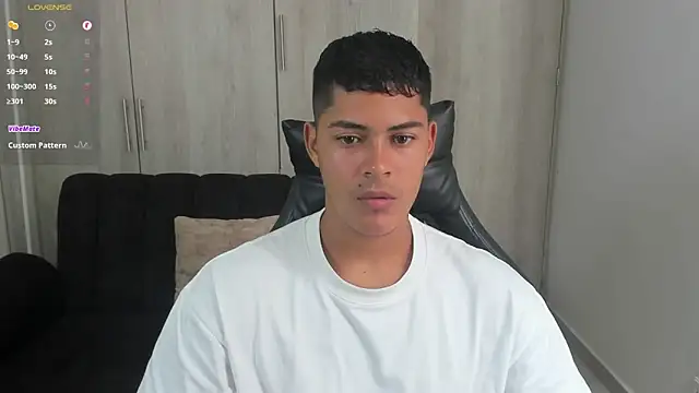 Snapshot of Iamdylan777 chatting on 10-14-25, 04:30 Iamdylan777 online show from 10-14-25, 04:30