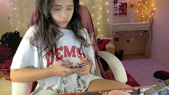 AllisonCatUwU online show from 04-07-26, 03:34