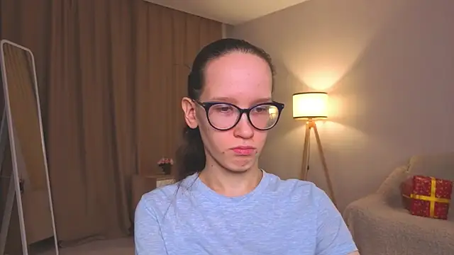 BettyBrowni online show from 12-22-25, 04:04