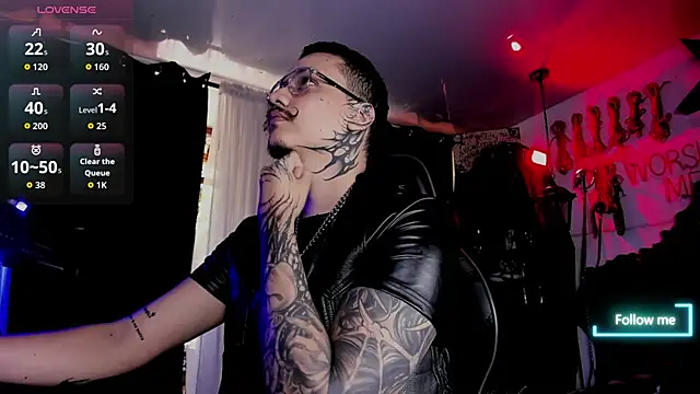 Snapshot of allanhurtss chatting on 10-28-25, 05:48 allanhurtss online show from 10-28-25, 05:48